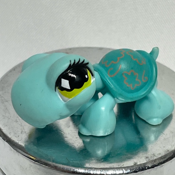 Littlest Pet Shop Other - Littlest Pet Shop LPS Blue Turtle 581 Diamond Green Eyes Rare Authentic Blue Mag